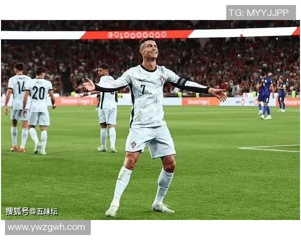 足球明星中谁在篮球场上表现更为出色的比较与分析