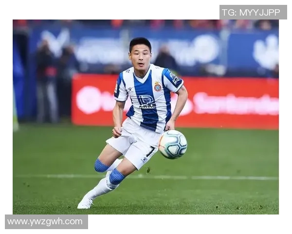 足球明星武磊高清照片欣赏展现其精彩瞬间与球场魅力